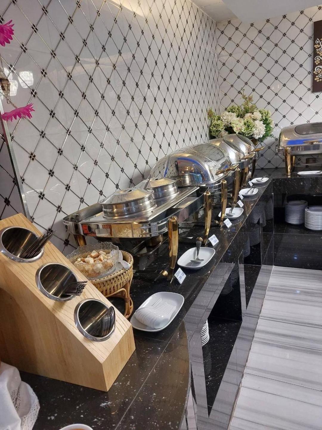 Отель High Airport Link Hotel,